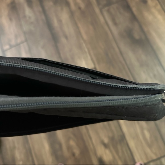 STM MYTH Laptop Sleeve - Picture 3 of 5